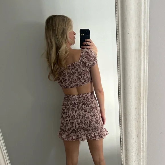 Two Piece Set - Picture 3 of 5